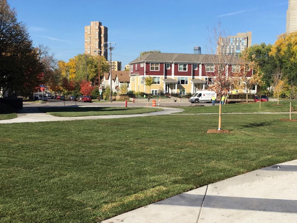 Sidewalk from 20th Avenue South into campus