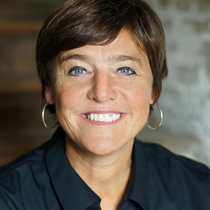 Headshot of FINNEGANS co-founder Jacquie Berglund ’87