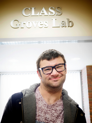 Matthew Glaven ’21 in front of the entrace of the CLASS Groves Labs